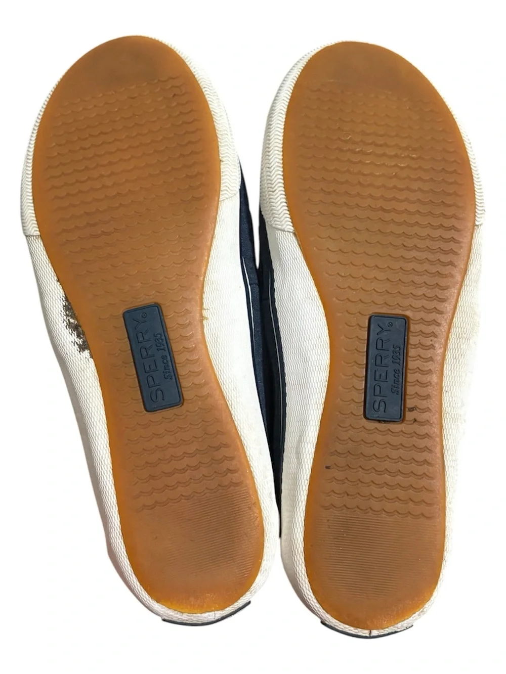 Sperry navy blue moccasin with Brown Gum Soles size 7 - Picture 8 of 9